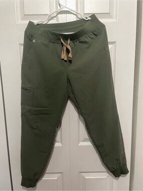 FIGS Zamora Jogger Scrub Pants Women’s Medium PETITE - Miss